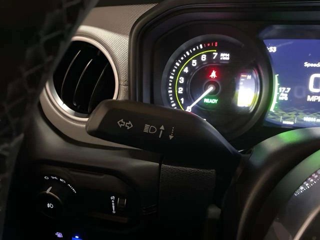 Used 2025 Jeep Wrangler Unlimited Sahara w/ Safety Group image 43