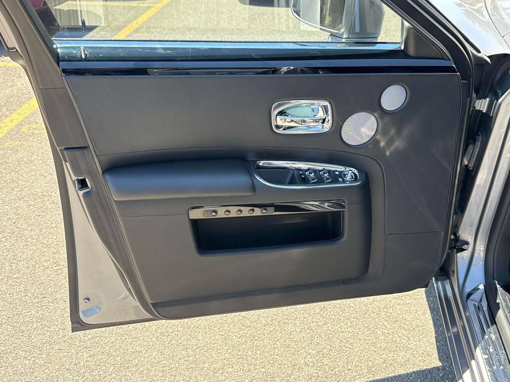 Used 2013 Rolls-Royce Ghost RWD image 12