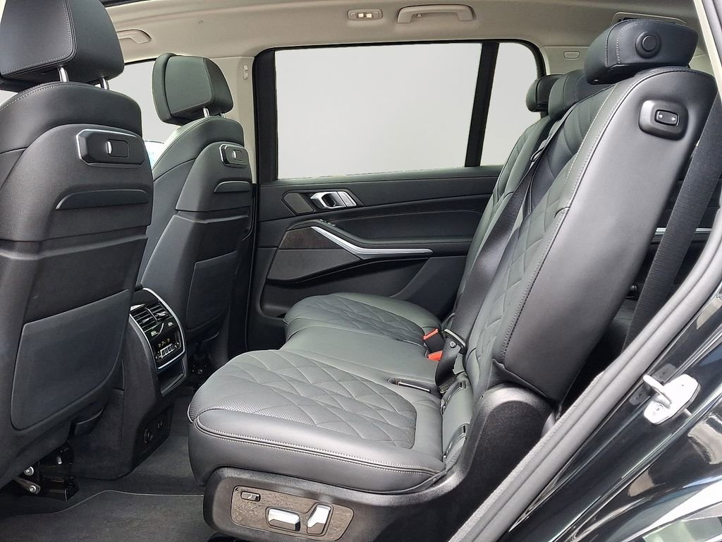Certified 2025 BMW X7 xDrive40i AWD/4WD image 8