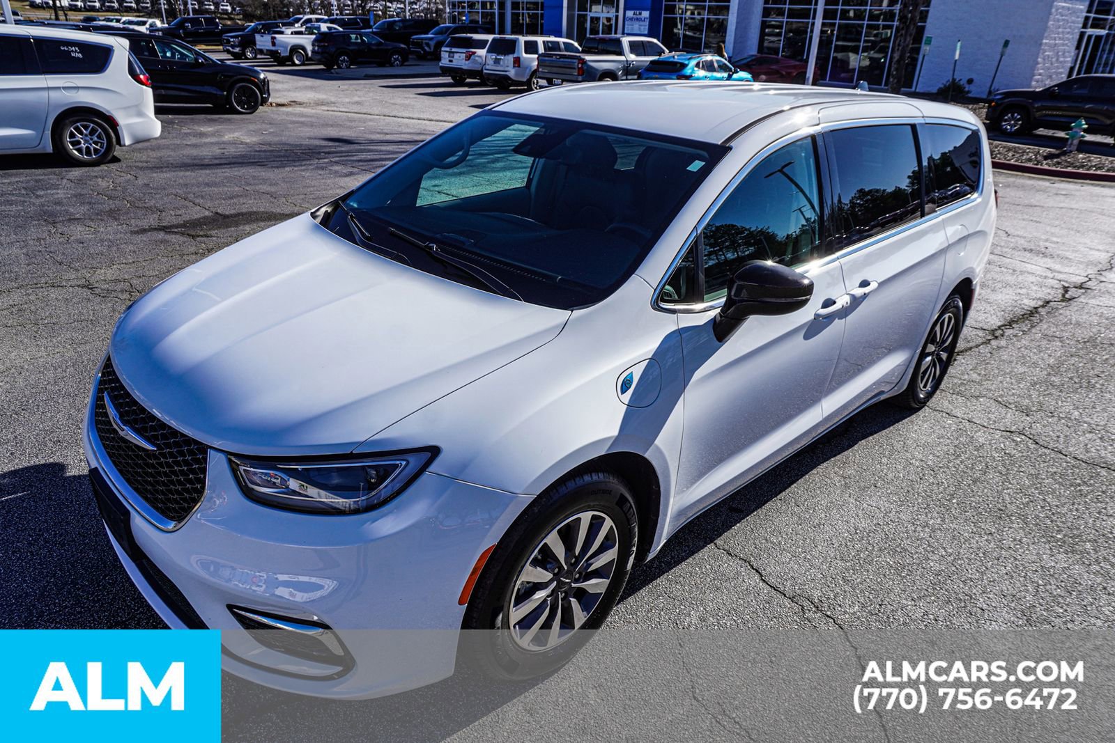 Used 2024 Chrysler Pacifica Select image 20