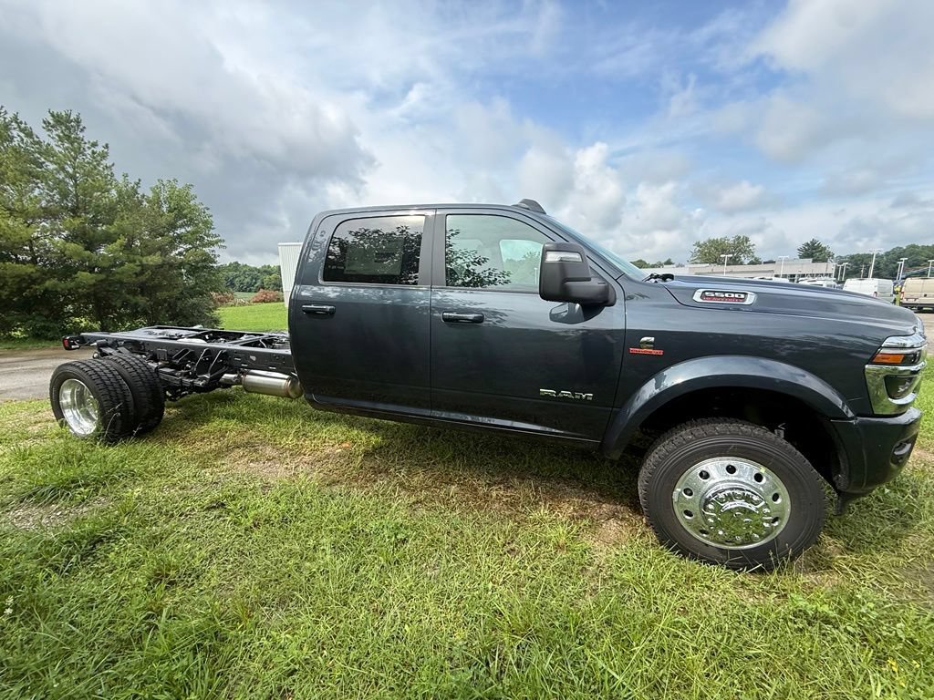 New 2026 RAM 5500 4x4 Crew Cab w/ Laramie Trim Package image 2