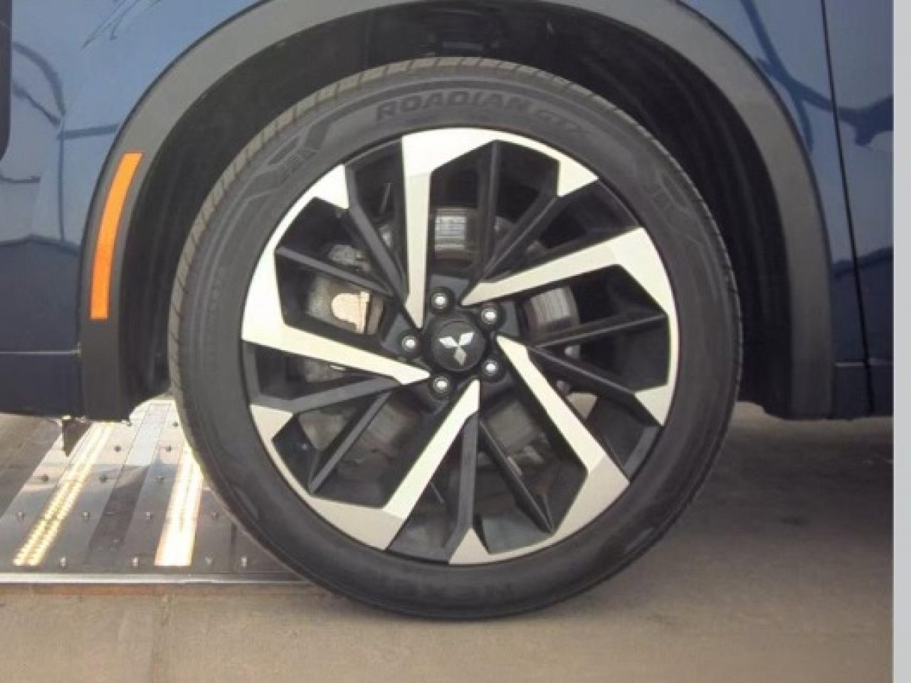 Used 2023 Mitsubishi Outlander SEL image 11