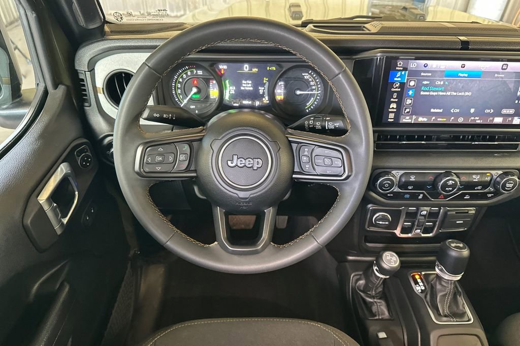Used 2024 Jeep Wrangler Unlimited AWD/4WD image 14