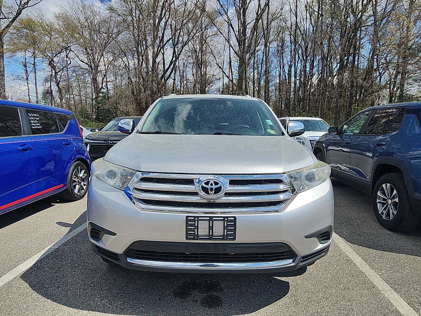 Used 2013 Toyota Highlander 4WD w/ Cold Weather Pkg image 6