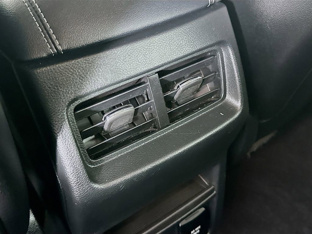 Used 2021 Ford Edge Titanium image 33