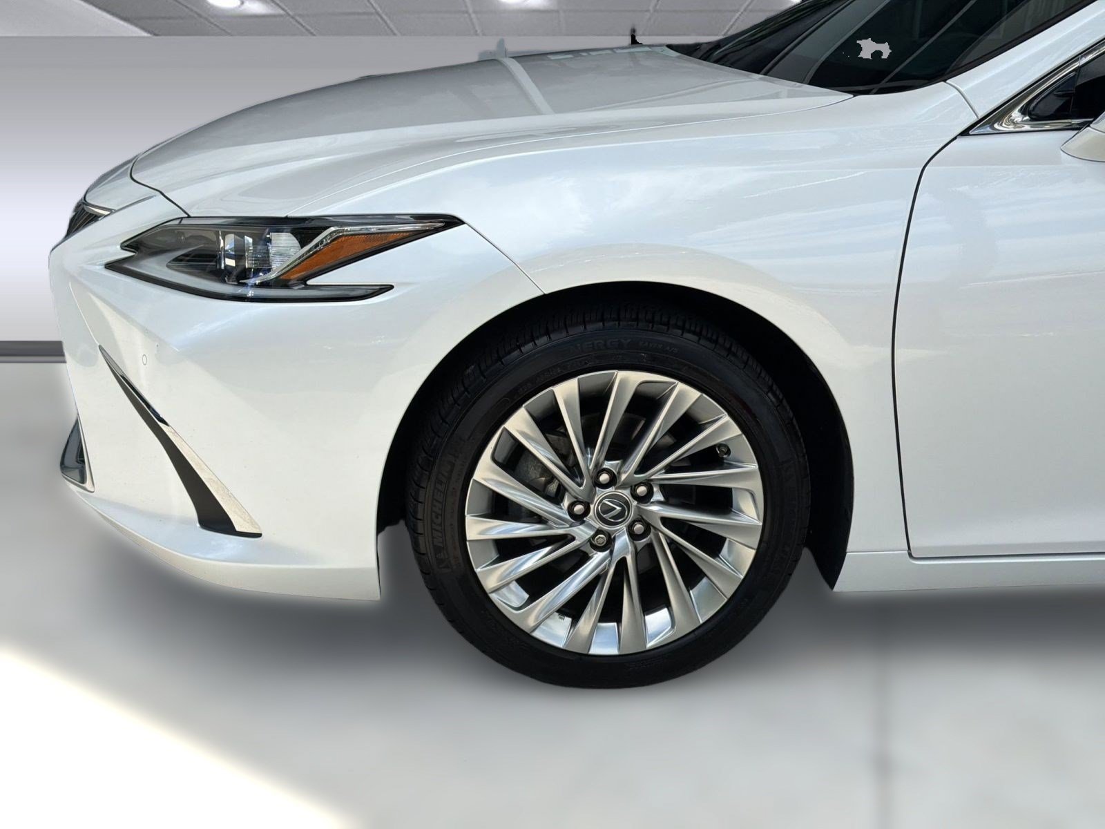 Used 2021 Lexus ES 300h w/ Accessory Package FWD image 11