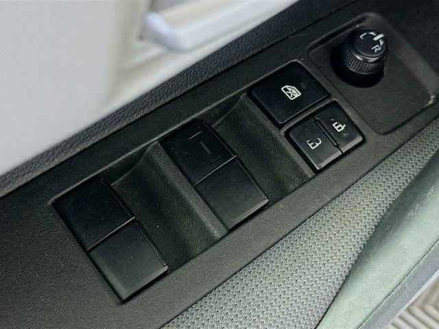 Used 2020 Toyota Corolla LE image 19