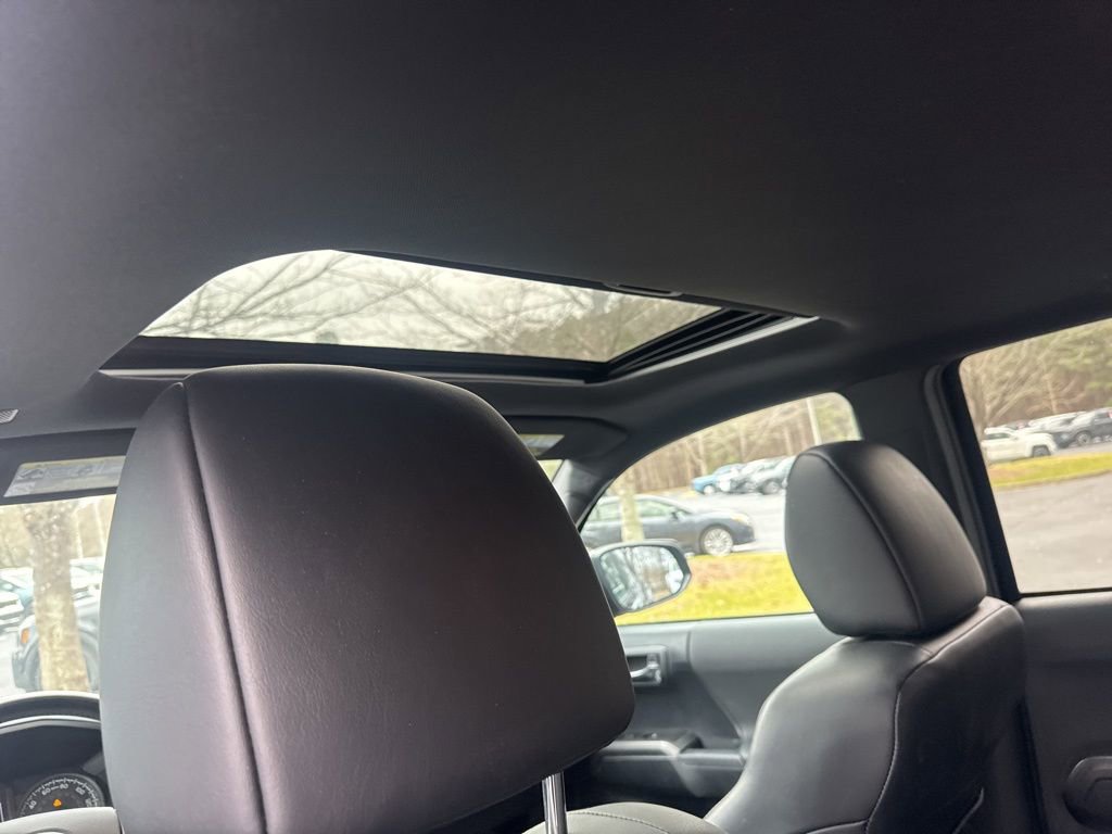 Used 2019 Toyota Tacoma TRD Off-Road image 10