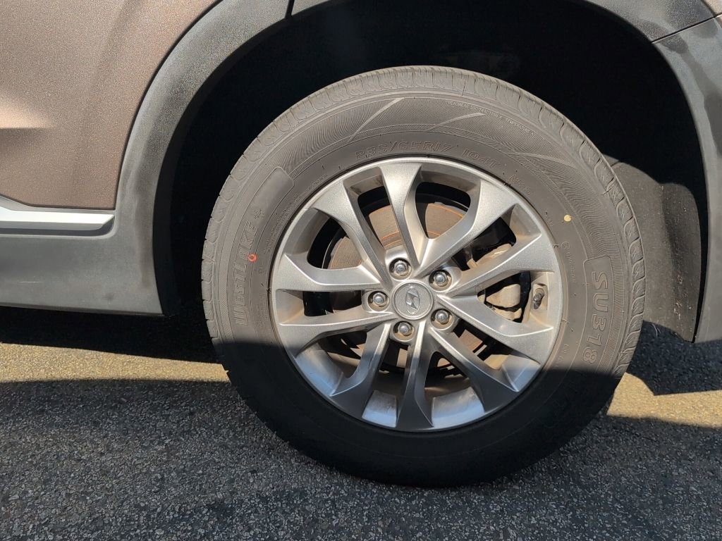 Used 2019 Hyundai Santa Fe SE image 9