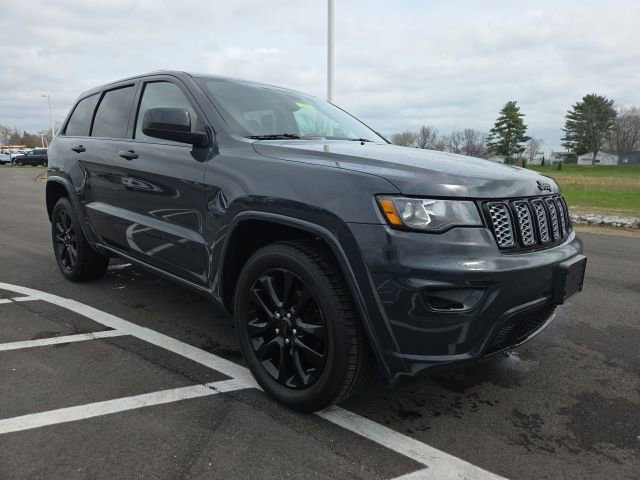 Used 2018 Jeep Grand Cherokee Altitude