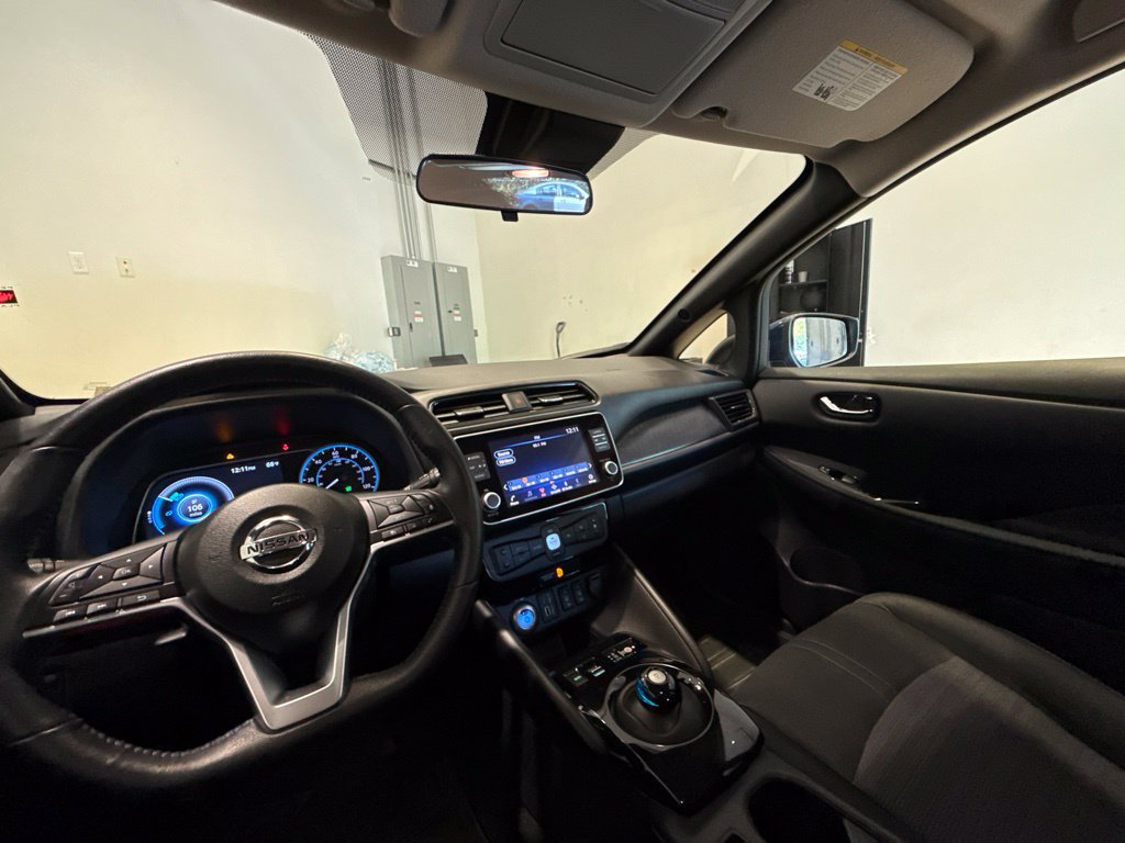 Used 2022 Nissan Leaf SV FWD image 13