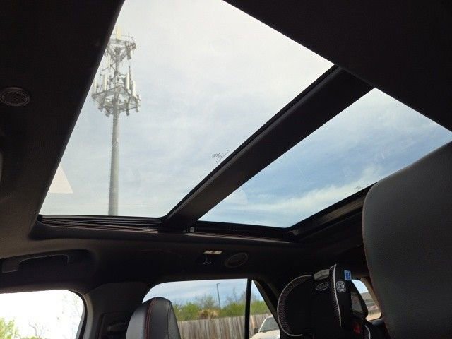 Used 2022 Ford Explorer ST-Line w/ Class IV Trailer Tow Package image 9