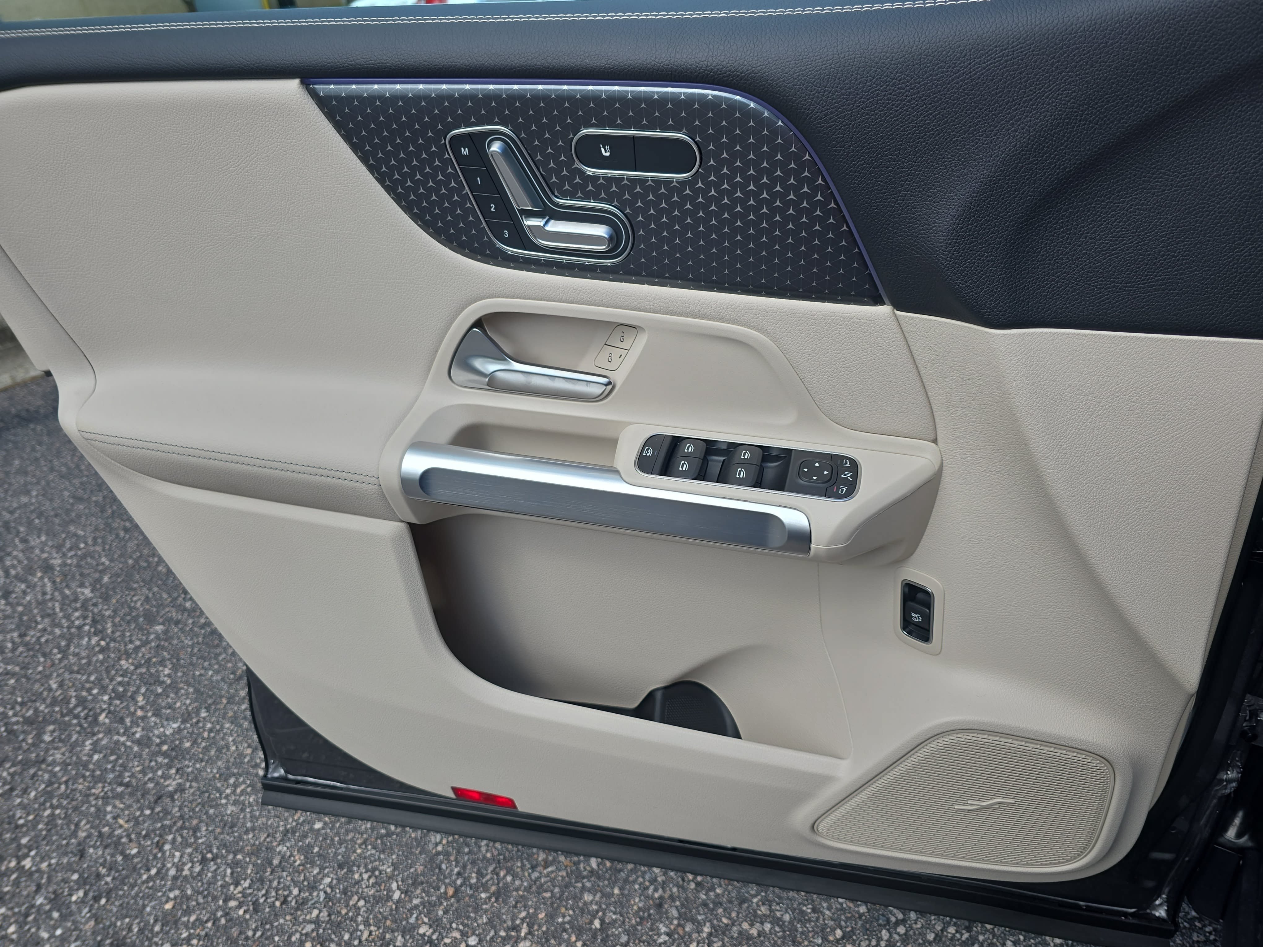 Certified 2026 Mercedes-Benz GLB 250 image 27