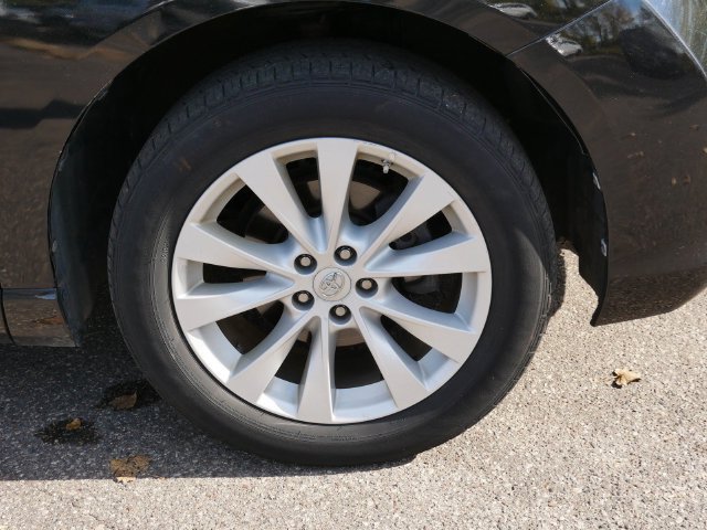 Used 2015 Toyota Venza LE FWD image 7