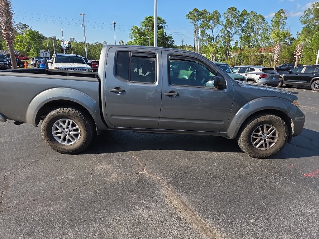 Used 2016 Nissan Frontier SV image 7