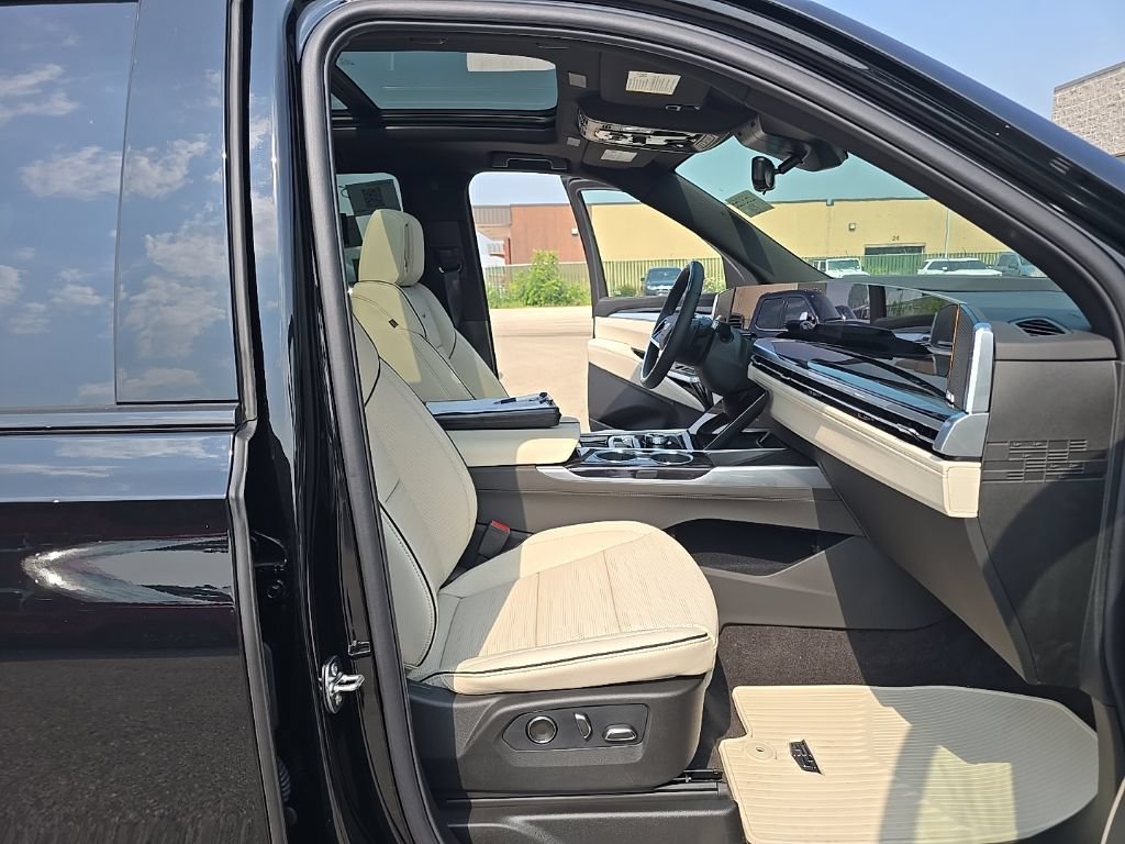 Used 2026 Cadillac Escalade Sport w/ Touring Package AWD/4WD image 12
