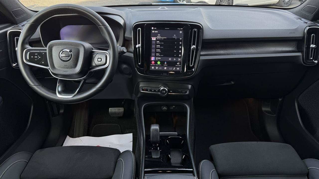 Used 2023 Volvo XC40 Recharge Ultimate AWD/4WD image 41