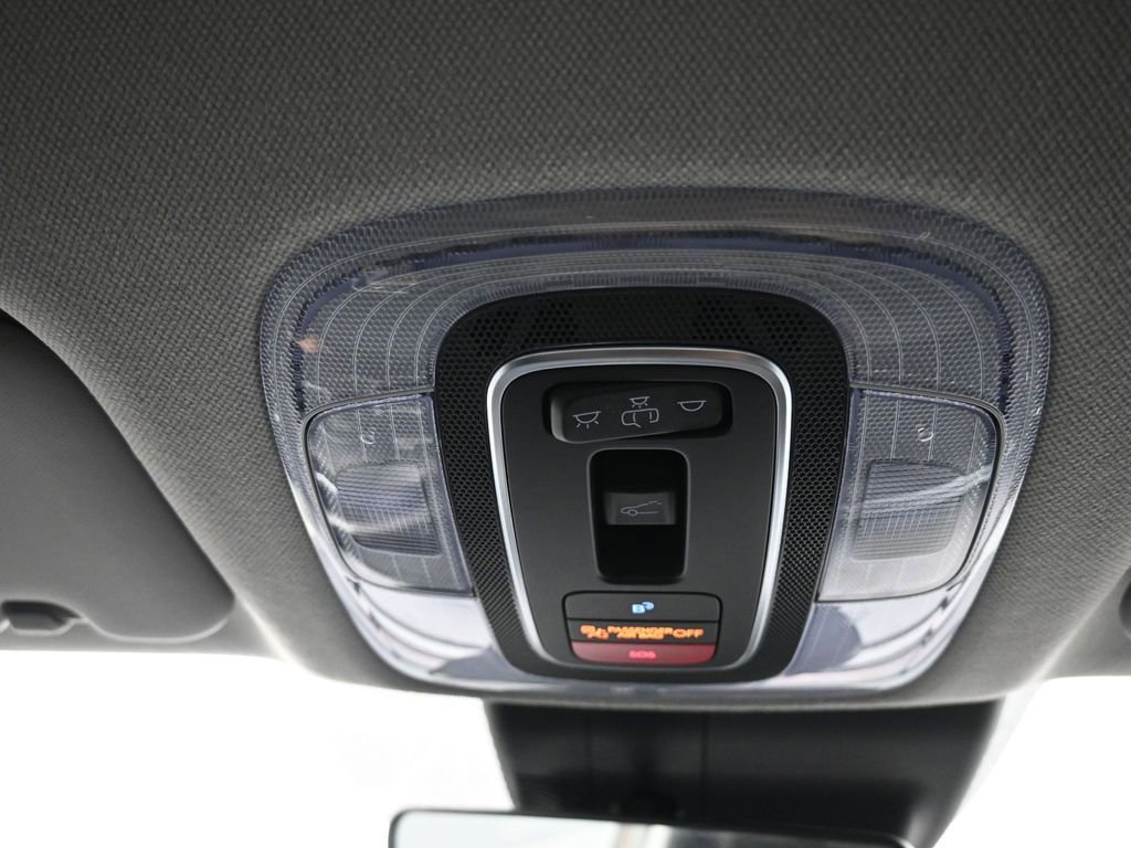 Certified 2025 Hyundai Elantra SEL image 17