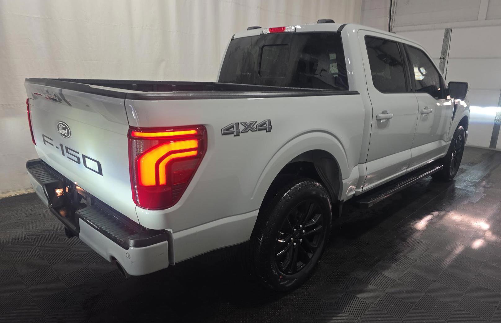 Used 2024 Ford F150 Lariat AWD/4WD image 4