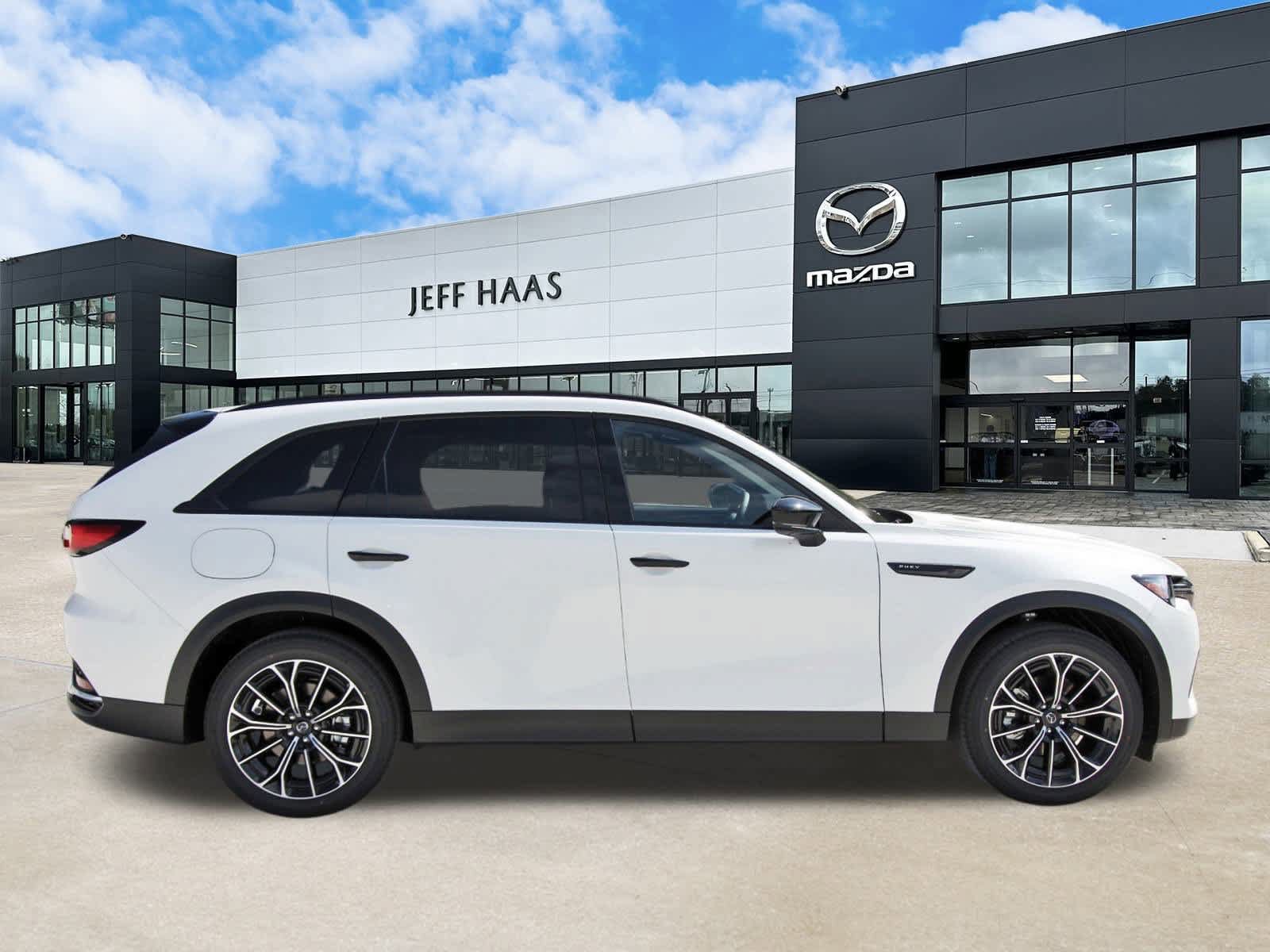 New 2025 MAZDA CX-70 Plug-In Hybrid w/ Premium Plus AWD/4WD image 5