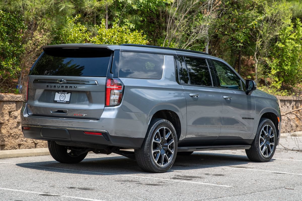 Used 2022 Chevrolet Suburban RST w/ Luxury Package AWD/4WD image 6