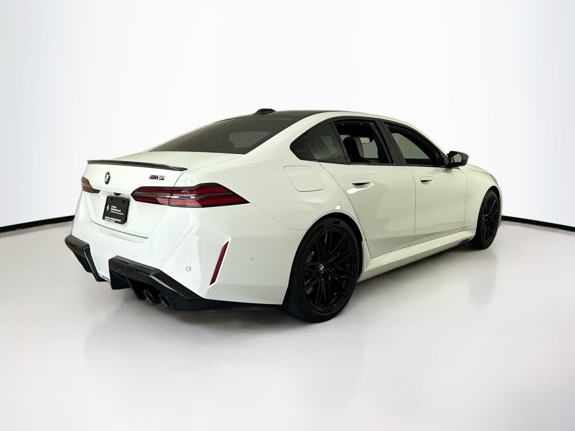 Used 2025 BMW M5 w/ Carbon Package AWD/4WD image 7