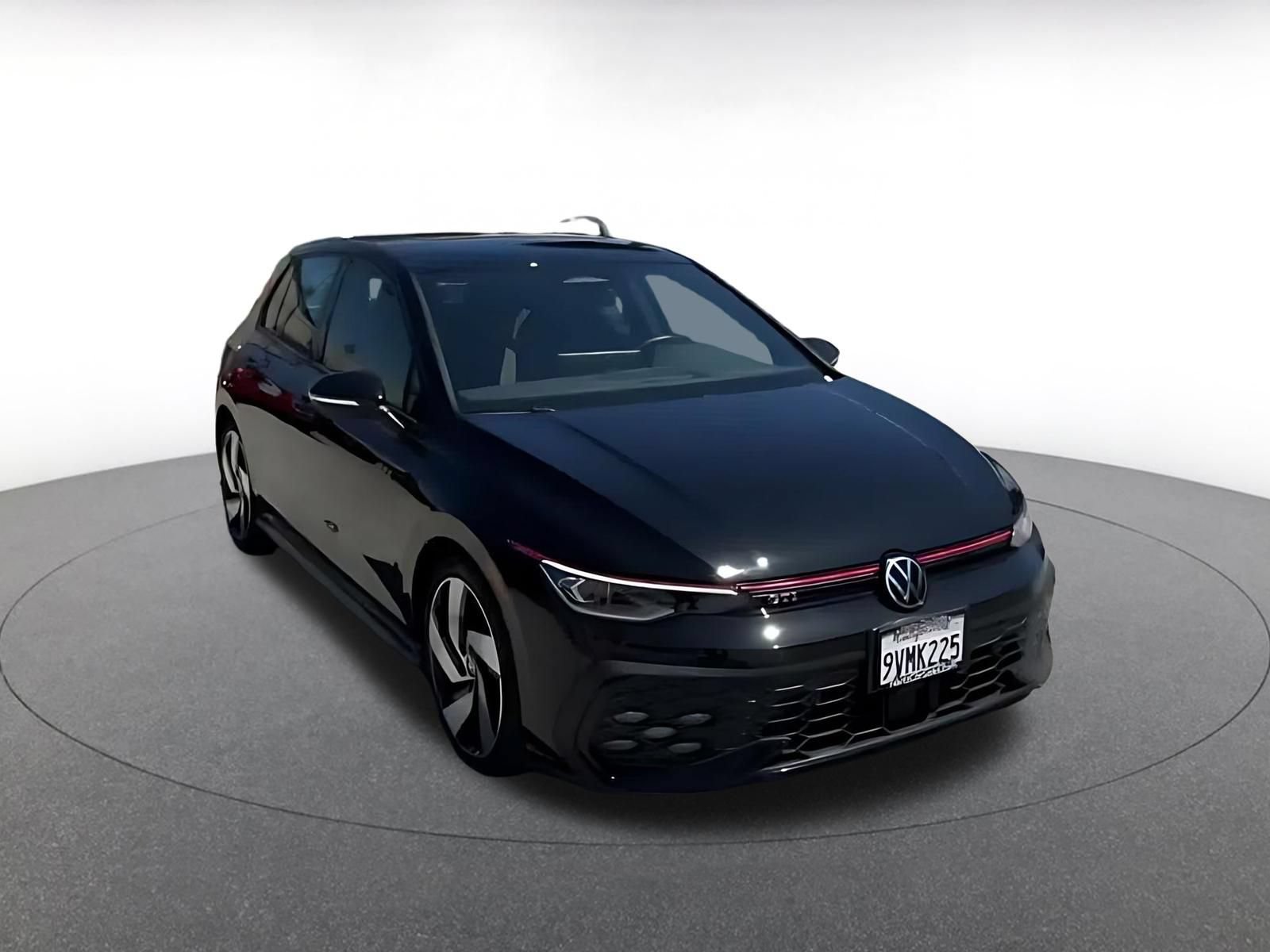 Used 2026 Volkswagen Golf S FWD image 13