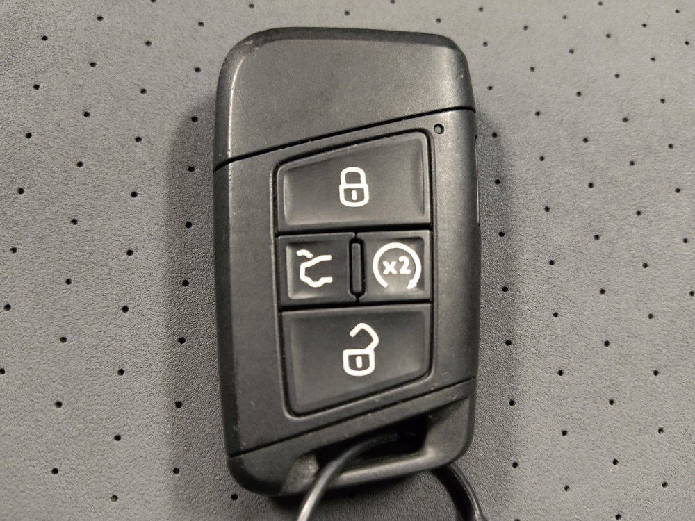 Used 2025 Volkswagen Jetta SE FWD image 32