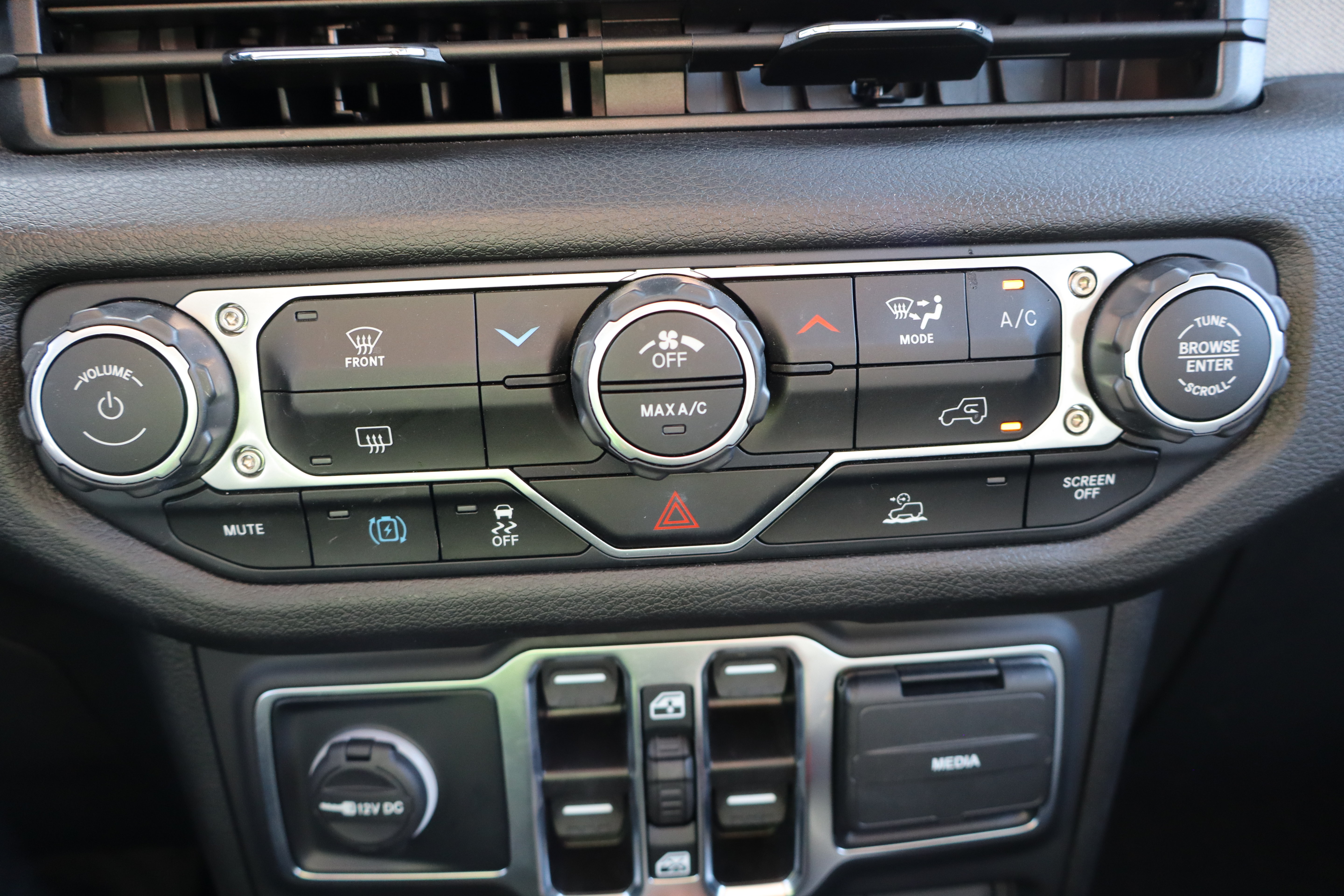Used 2025 Jeep Wrangler Unlimited Sport S 4xe AWD/4WD image 21