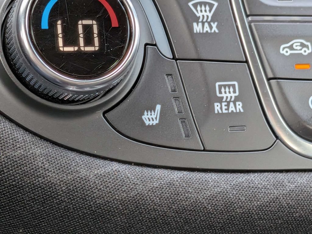 Used 2025 Chevrolet Malibu LT FWD image 24