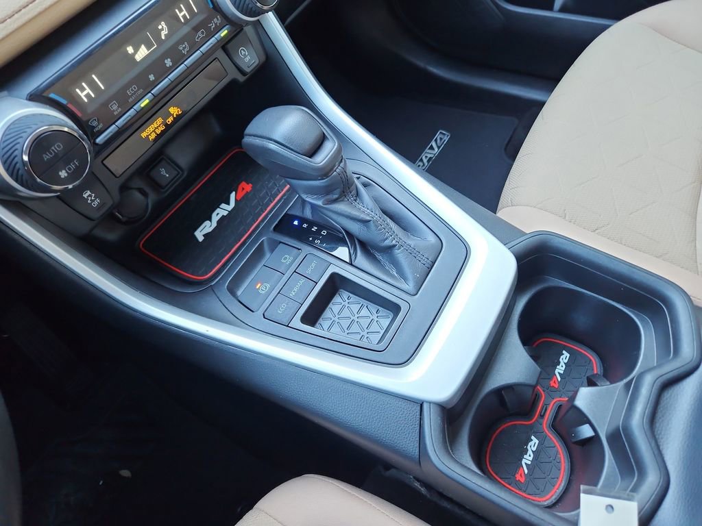 Used 2020 Toyota RAV4 XLE image 19