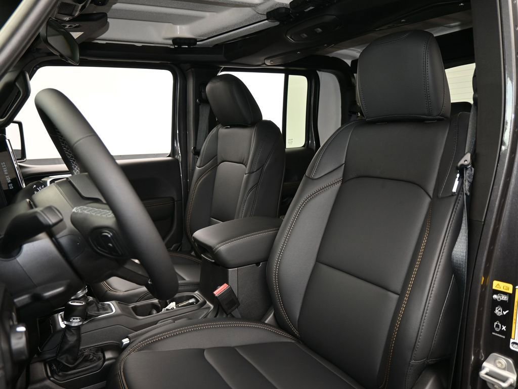 New 2026 Jeep Gladiator Sahara image 10