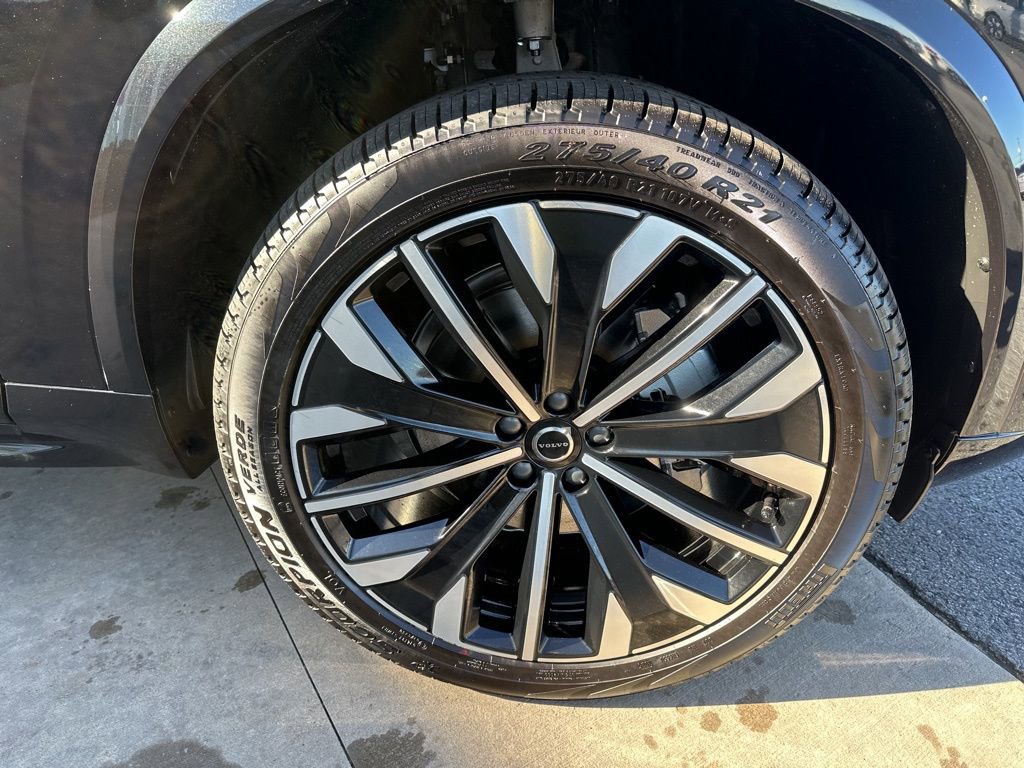 New 2026 Volvo XC90 B6 Plus w/ Protection Package Premier image 14