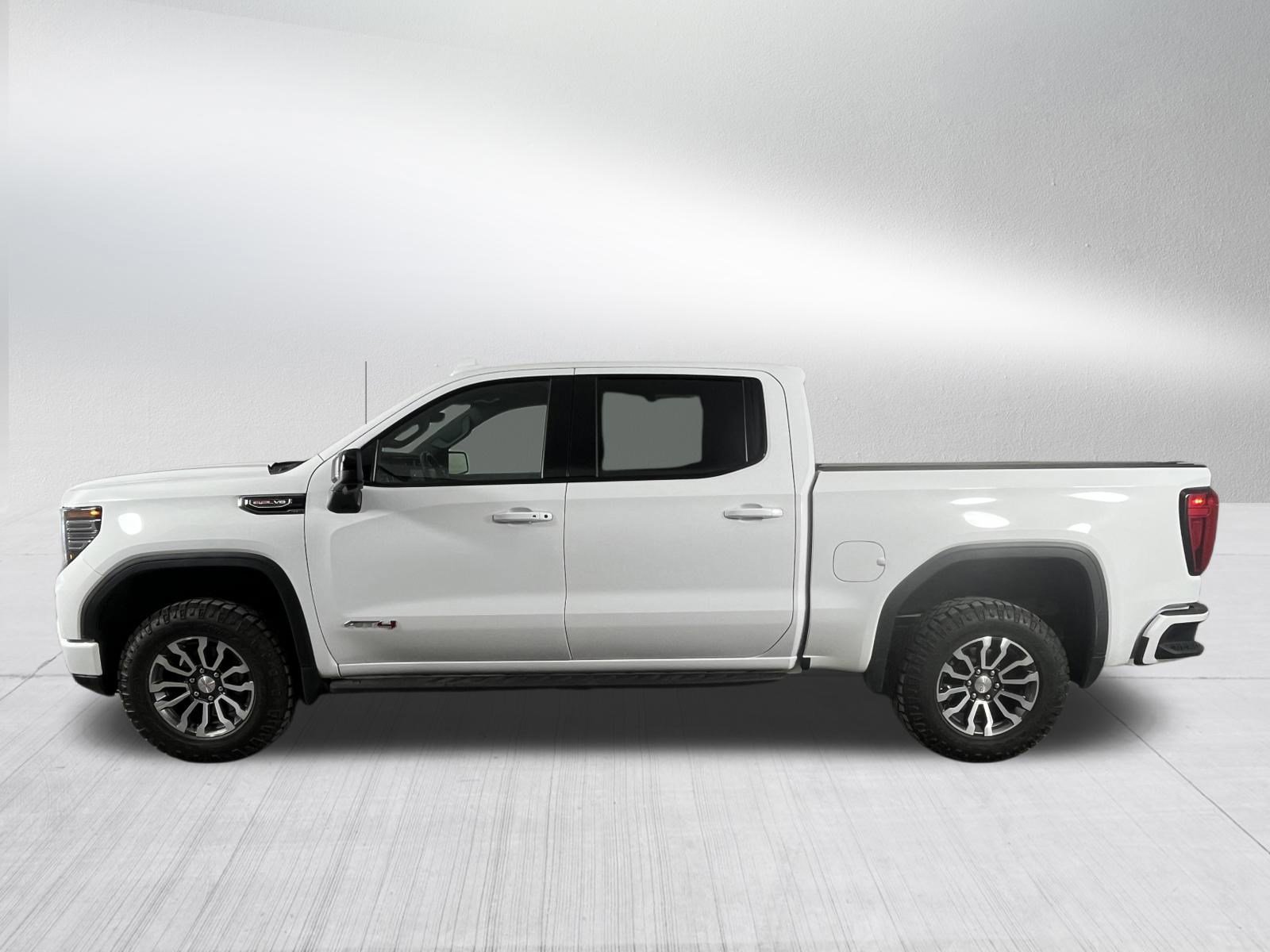 Used 2022 GMC Sierra 1500 AT4 w/ AT4 Premium Package image 4