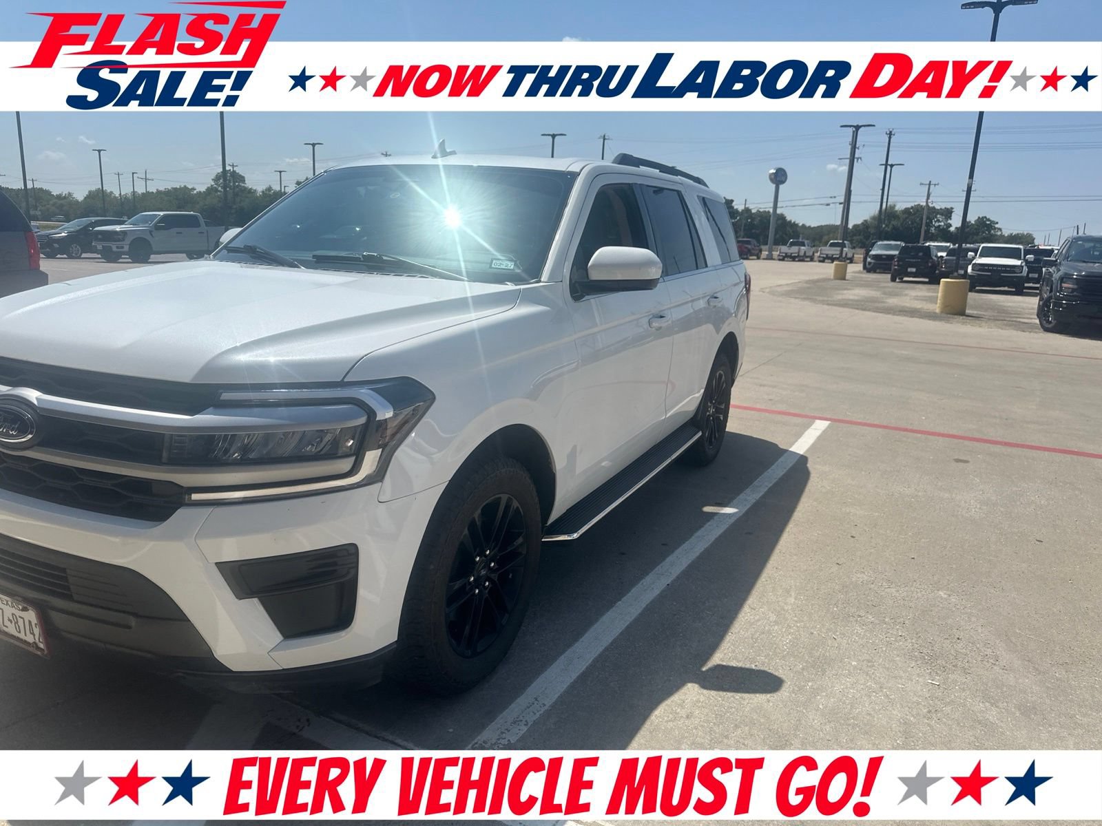 Used 2023 Ford Expedition XLT RWD image 1