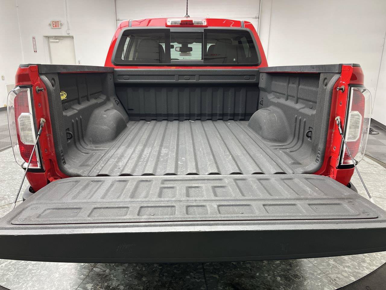 Used 2016 GMC Canyon SLT AWD/4WD image 30
