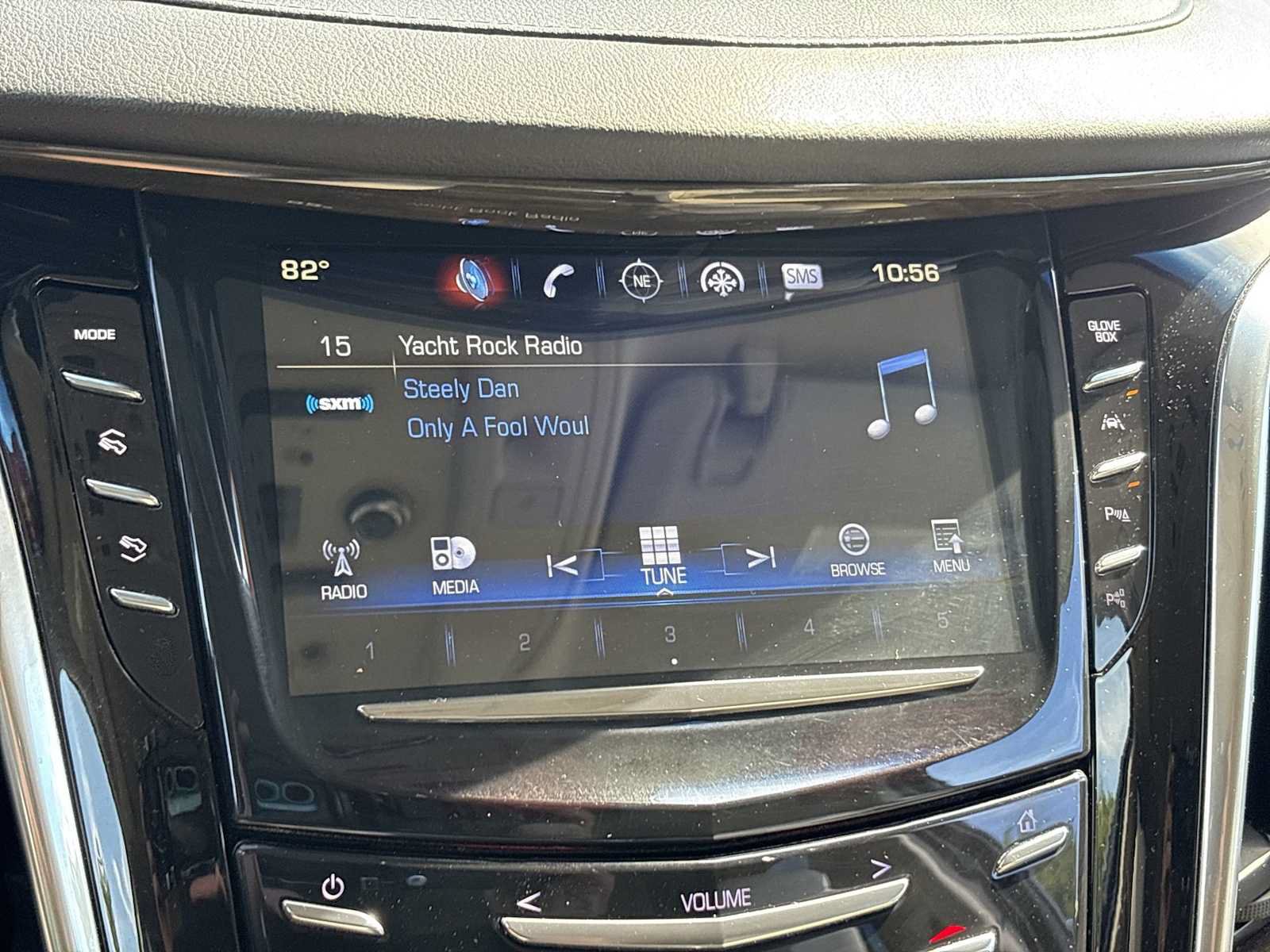 Used 2019 Cadillac Escalade ESV Luxury AWD/4WD image 13