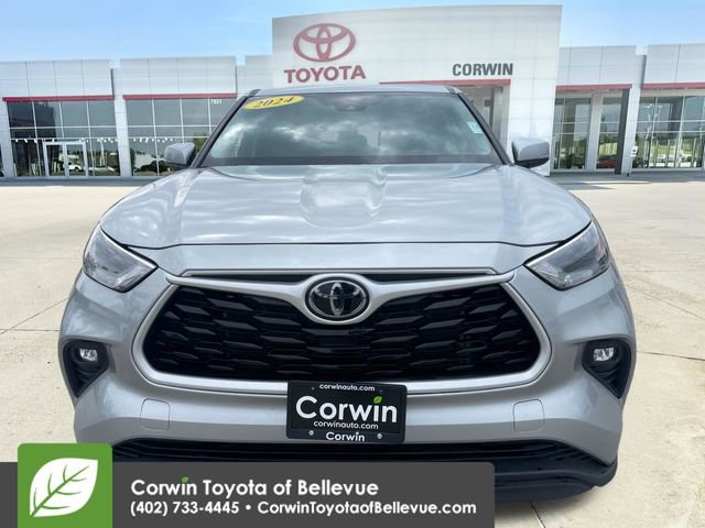 Used 2024 Toyota Highlander LE AWD/4WD image 15