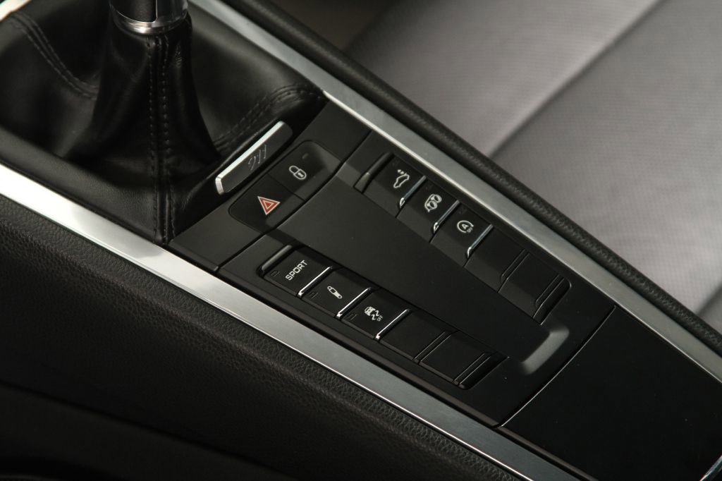 Used 2017 Porsche 911 Carrera image 5