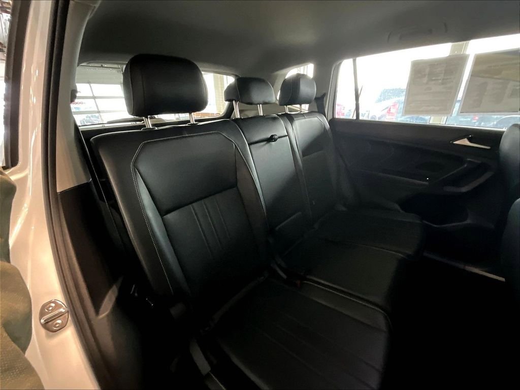 Used 2024 Volkswagen Tiguan SE image 16