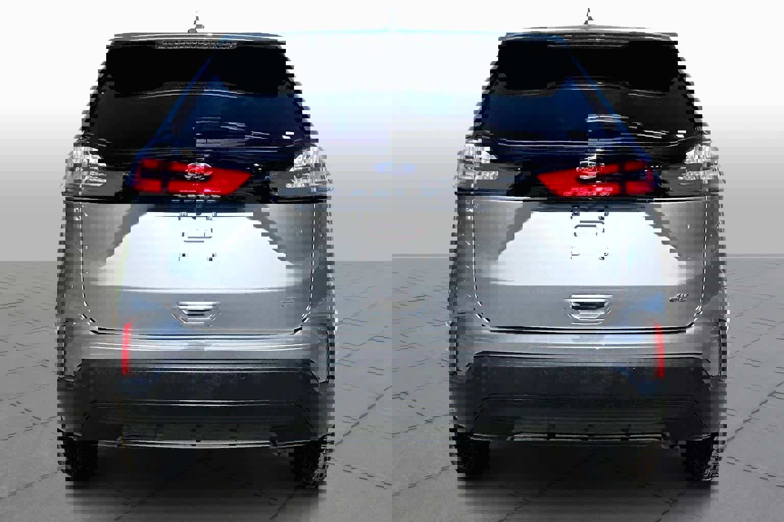 Used 2022 Ford Edge SE image 5