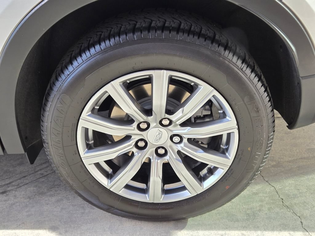 Used 2022 Cadillac XT4 Premium Luxury w/ Safety Alert Package FWD image 10