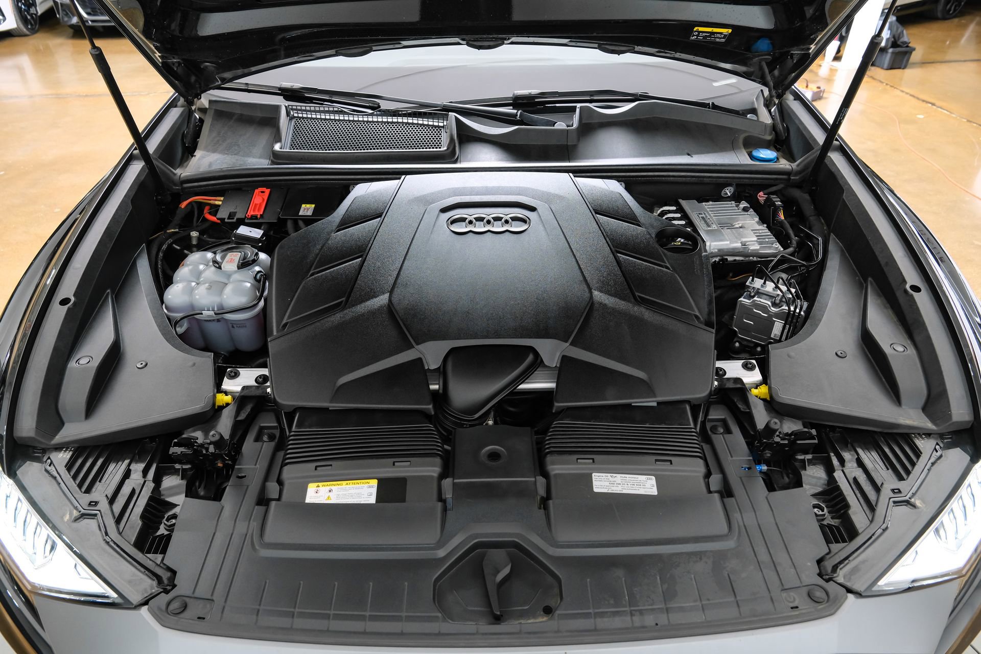 Used 2023 Audi Q8 Premium Plus w/ Premium Plus Package image 54