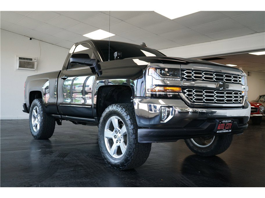 Used 2018 Chevrolet Silverado 1500 LT w/ LT Convenience Package