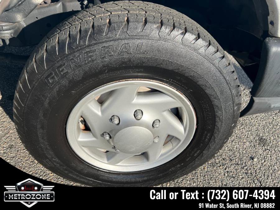 Used 2008 Ford E-350 and Econoline 350 Super Duty image 32