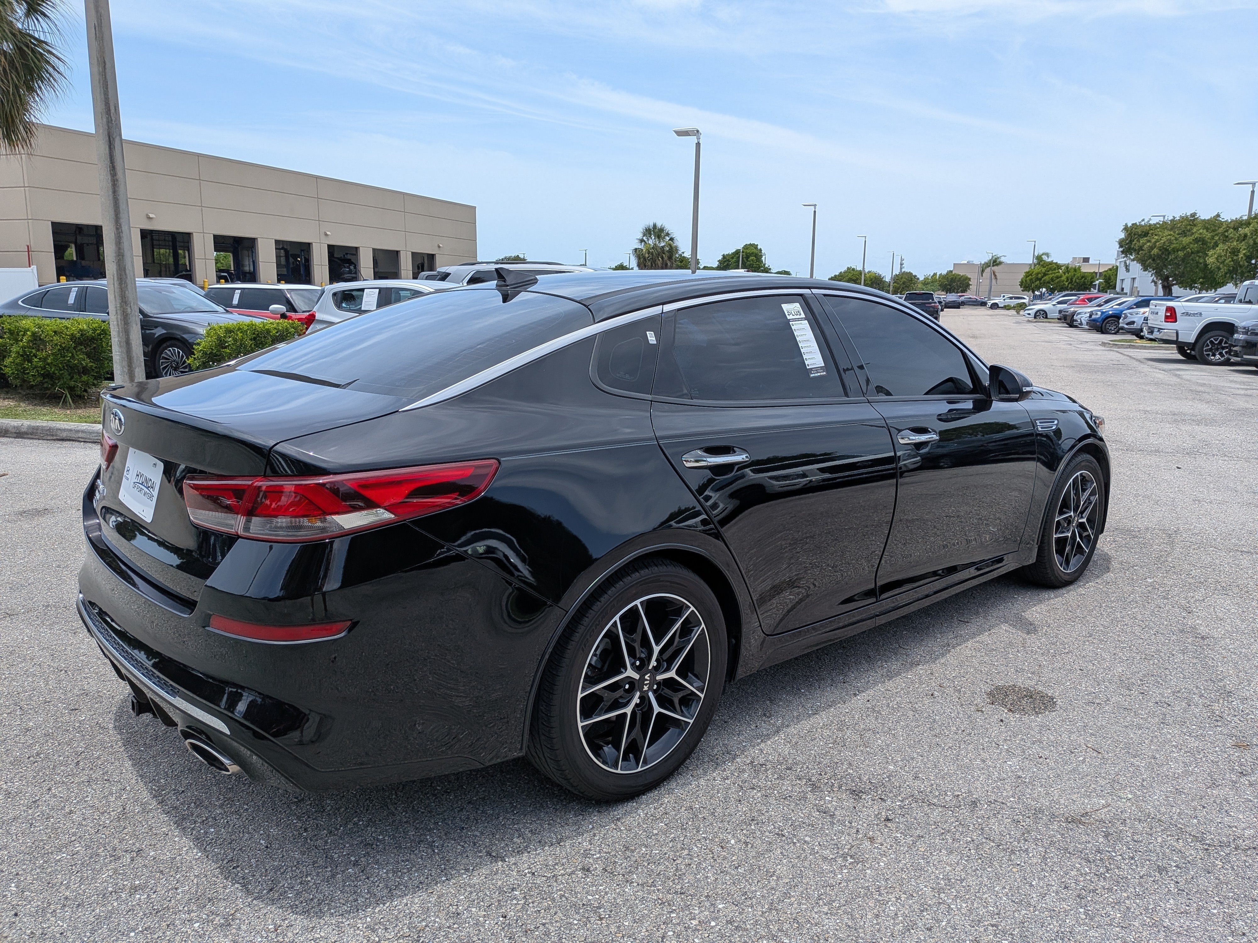 Used 2020 Kia Optima SE FWD image 4