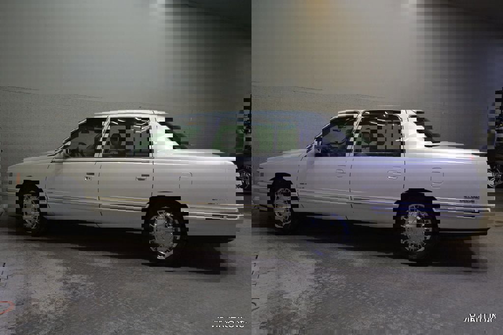 Used 1997 Cadillac De Ville D'Elegance w/ Safety/Security Pkg FWD image 29