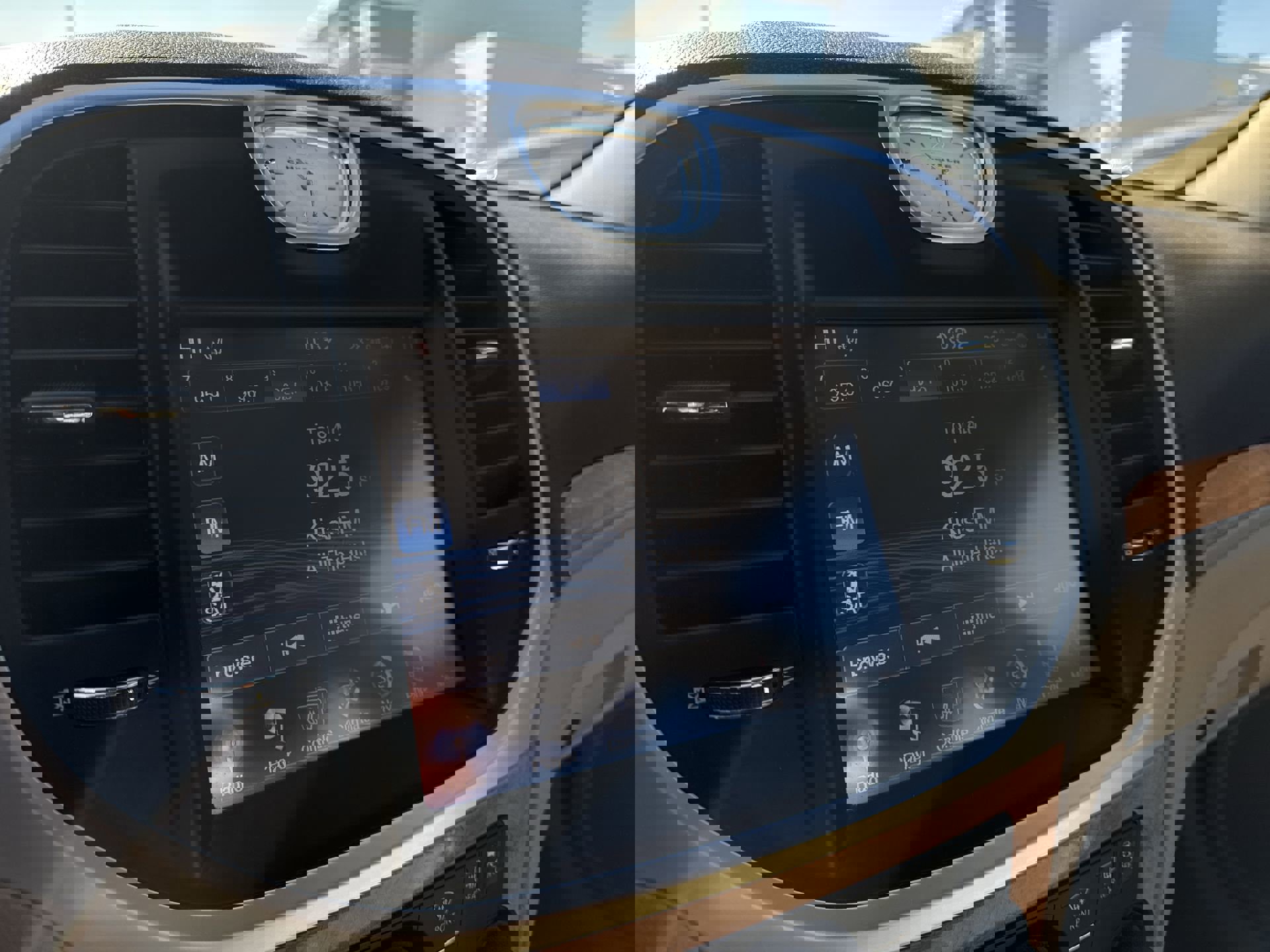 Used 2013 Chrysler 300 C image 13