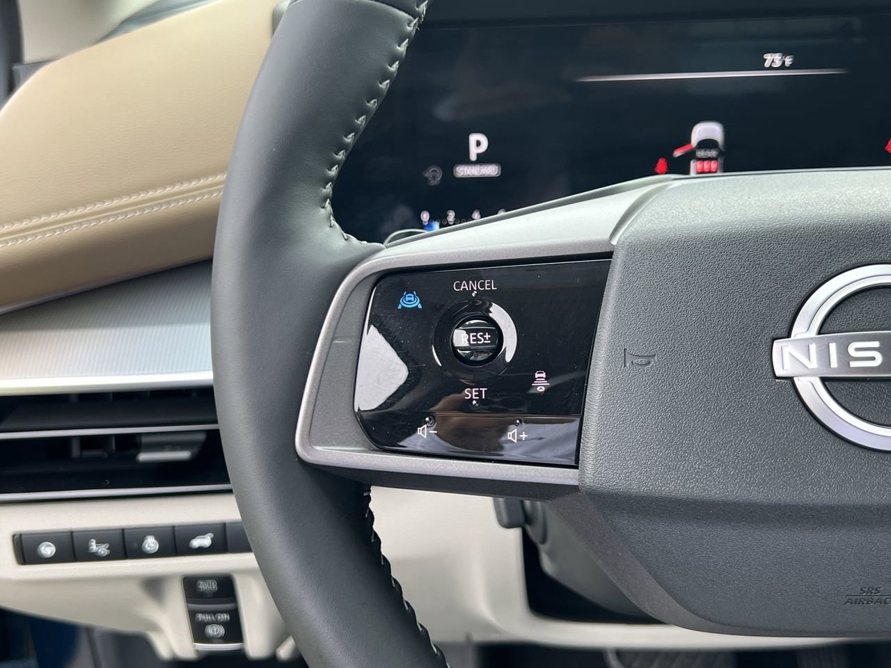 Certified 2025 Nissan Murano Platinum w/ Cargo Package image 11