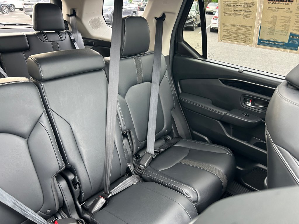 Certified 2024 Honda Pilot Touring image 18